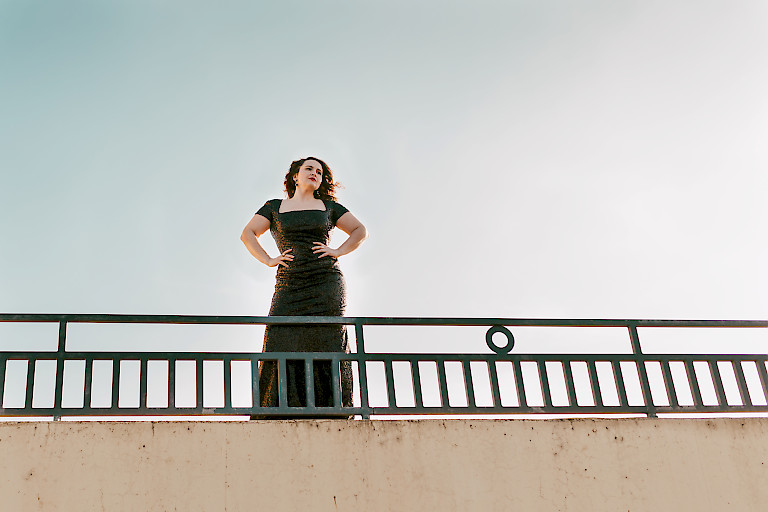 Karola Pavone, Soprano (background image)